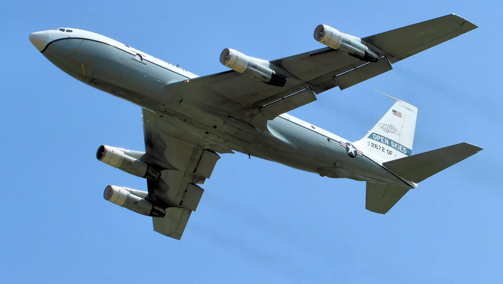アメリカの偵察機RC-135B