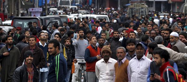 パキスタン人歌手、コンサート中にセクハラ被害の女性を救う【動画】 - Sputnik 日本