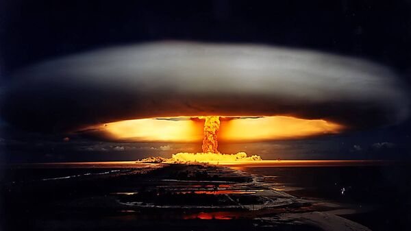 「ピンクフロイド」のメンバーがヒラリー氏を危険視、核爆弾の投下もありえる - Sputnik 日本