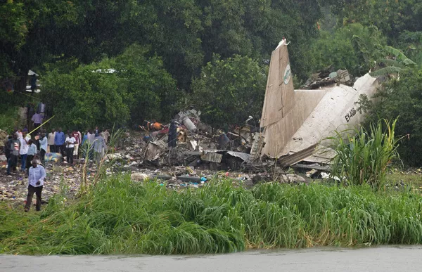 南スーダンにアントノフ12型機が墜落 南スーダンにアントノフ12型機が墜落 - Sputnik 日本