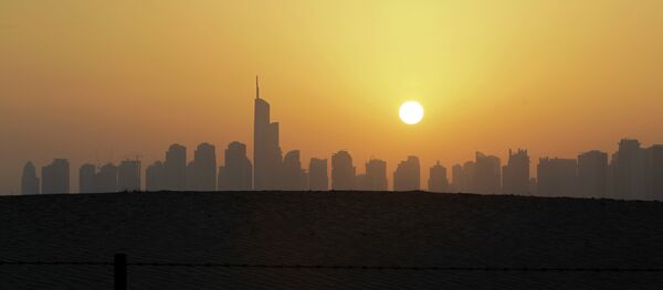 ドバイ上空でロシアのロケット目撃の報道【動画】 ドバイ上空でロシアのロケット目撃の報道【動画】 - Sputnik 日本