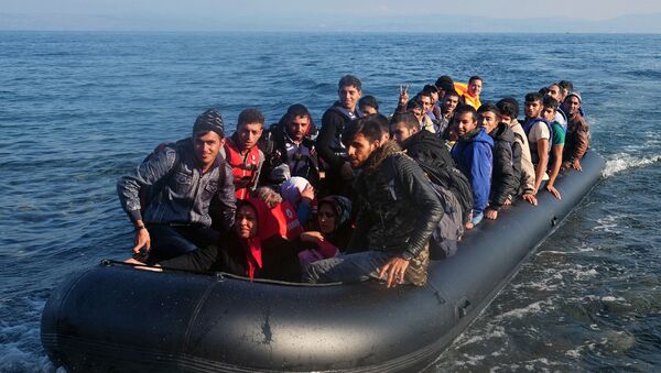 ギリシャ沿岸で移民を乗せたボートが沈没 - Sputnik 日本