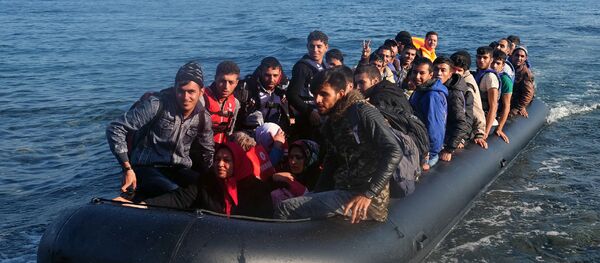 ギリシャ沿岸で移民を乗せたボートが沈没 - Sputnik 日本