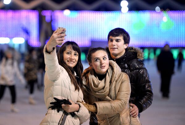 モスクワの公園にスケートリンクがオープン！ - Sputnik 日本