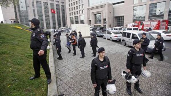 トルコ警察、ＩＳの爆弾車を捜索 - Sputnik 日本