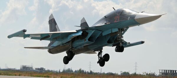 Российский истребитель-бомбардировщик Су-34 садится в аэропорту Латакии в Сирии Российский истребитель-бомбардировщик Су-34 садится в аэропорту Латакии в Сирии - Sputnik 日本