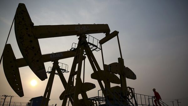 原油価格下落、米石油掘削リグの稼働数増加とドル高背景に - Sputnik 日本