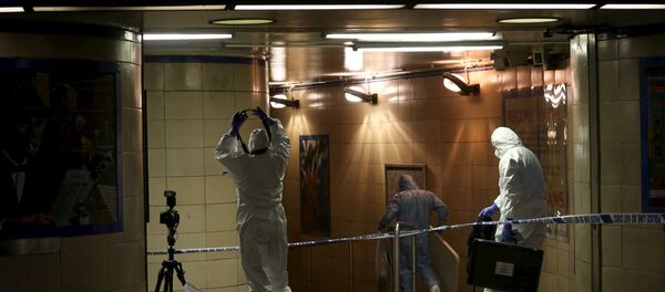 刃物をもった男性、ロンドンで地下鉄乗客を襲う 刃物をもった男性、ロンドンで地下鉄乗客を襲う - Sputnik 日本