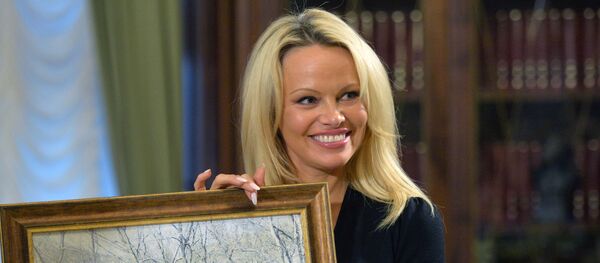 パメラ･アンダーソンさん　ロシアのヒョウの保護者となる - Sputnik 日本