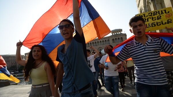 アルメニア、議会制へ移行―中央選管、国民投票の結果を承認 - Sputnik 日本