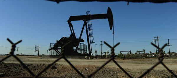 原油価格　取引開始早々9-11%下落、その後不安定 - Sputnik 日本