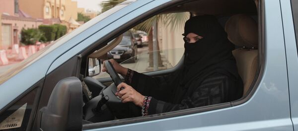 サウジ女性に運転は許可されるか? サウジ女性に運転は許可されるか? - Sputnik 日本