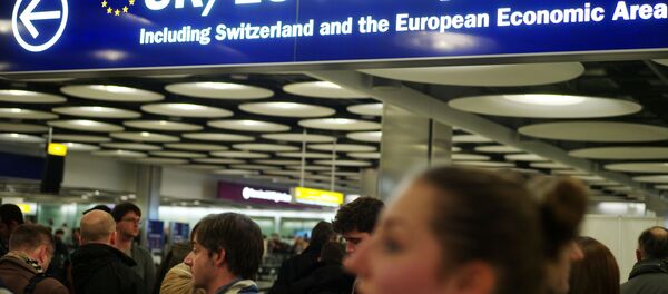 トルコで白紙の欧州旅券150枚を持った2人が逮捕される トルコで白紙の欧州旅券150枚を持った2人が逮捕される - Sputnik 日本