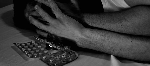 中国で警官がＳＮＳのライブ配信中に自殺しようとした男性を止める - Sputnik 日本