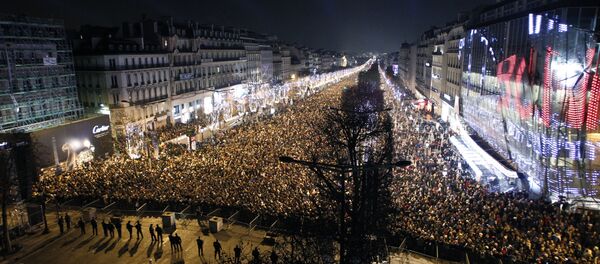 シャンゼリゼ、２０１４年１２月３１日 - Sputnik 日本