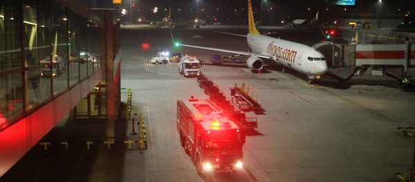 イスタンブールの空港で爆発、テロの可能性あり - Sputnik 日本