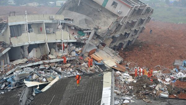中国の土砂崩れ：生還者、70時間後に瓦礫から引き出される - Sputnik 日本