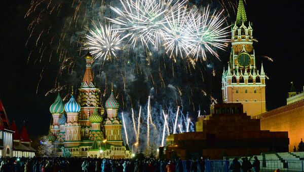 モスクワの空を美しい花火が彩る - Sputnik 日本