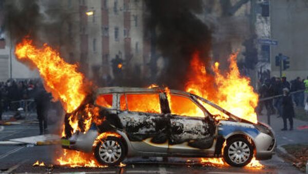 フランスで大晦日から新年にかけての深夜　８０４台の自動車が燃やされる - Sputnik 日本