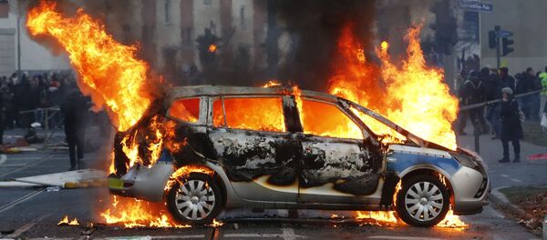 フランスで大晦日から新年にかけての深夜　８０４台の自動車が燃やされる - Sputnik 日本