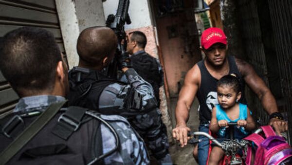リオデジャネイロ、ツーリング中のイタリア人がスラム街で銃殺 - Sputnik 日本