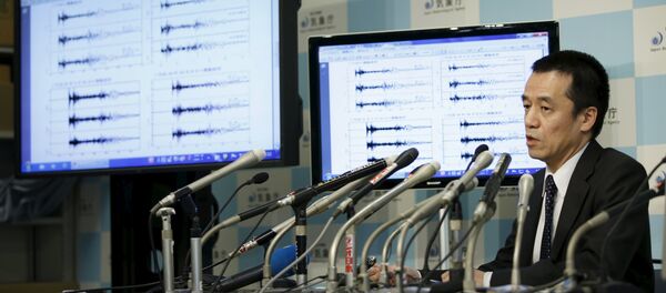 Japan Meteorological Agency's earthquake and tsunami observations division director Yohei Hasegawa speaks next to graphs of ground motion waveform data observed in Japan during a news conference at the Japan Meteorological Agency in Tokyo on implications that an earthquake sourced around North Korea was triggered by an unnatural reason January 6, 2016 Japan Meteorological Agency's earthquake and tsunami observations division director Yohei Hasegawa speaks next to graphs of ground motion waveform data observed in Japan during a news conference at the Japan Meteorological Agency in Tokyo on implications that an earthquake sourced around North Korea was triggered by an unnatural reason January 6, 2016 - Sputnik 日本