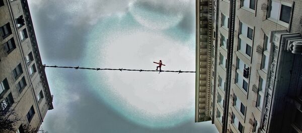 綱渡りの名人、仏人のメレさん、３０メートルの高さから落下で死亡 - Sputnik 日本