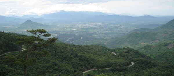 謎の金属製の球が三つ、ベトナムの村に落下する 謎の金属製の球が三つ、ベトナムの村に落下する - Sputnik 日本
