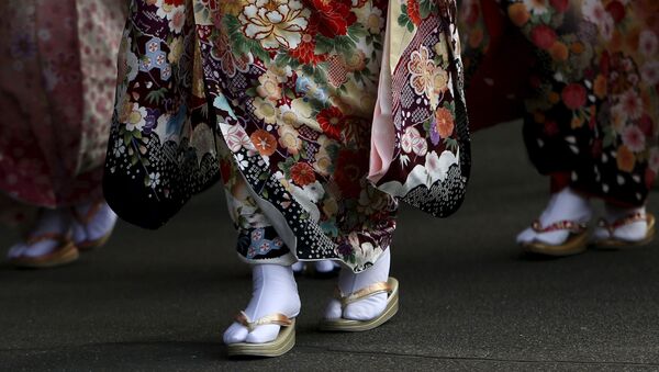 アメリカ人の女の子、芸者ファッションのせいで人種差別だと非難される - Sputnik 日本
