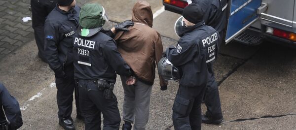 ベルリンで難民とみられる男たちがロシア系ドイツ人の少女に暴行 ベルリンで難民とみられる男たちがロシア系ドイツ人の少女に暴行 - Sputnik 日本