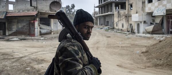 数千の戦闘員が武器を置きダマスカス郊外を去った - Sputnik 日本