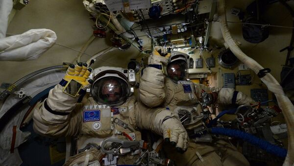 ロシアの宇宙飛行士セルゲイ・ヴォルコフとユーリイ・マレンチェンコの両氏 - Sputnik 日本