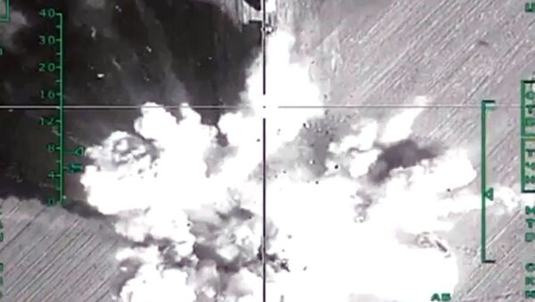 露航空宇宙軍　シリアでテロリストの石油生産施設２００ヶ所以上を破壊 - Sputnik 日本