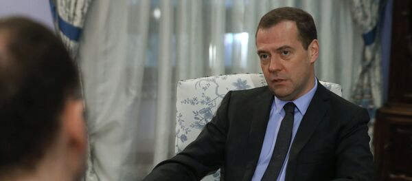 Prime Minister Medvedev gives interview to German daily Handelsblatt Prime Minister Medvedev gives interview to German daily Handelsblatt - Sputnik 日本