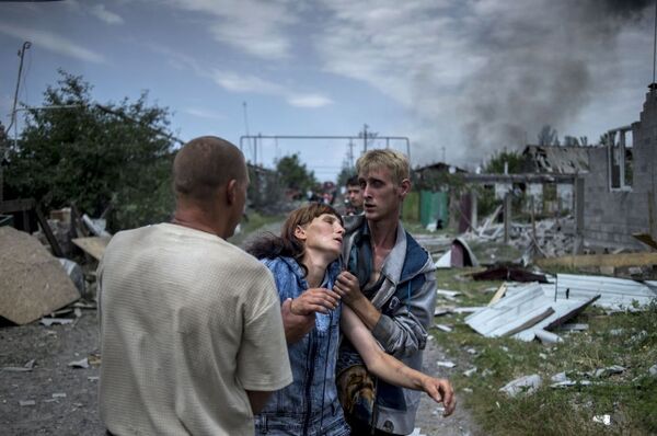 ウクライナ軍の空爆を受けたルガンスカヤ村の住民 - Sputnik 日本