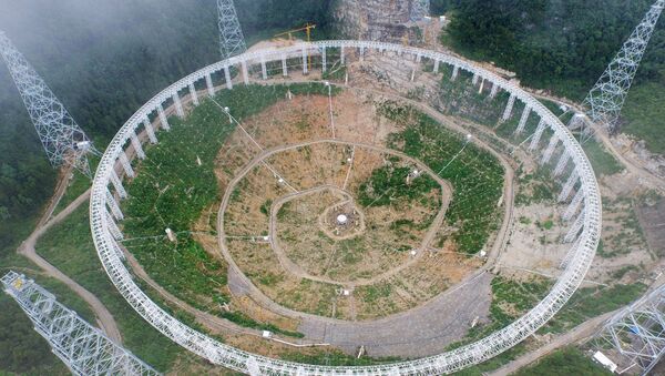 Вид на строительство крупнейшего в мире радиотелескопа в Китае - Sputnik 日本