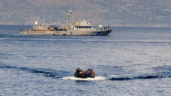 トルコ　難民の密航対策を行うＮＡＴＯの船を邪魔する - Sputnik 日本