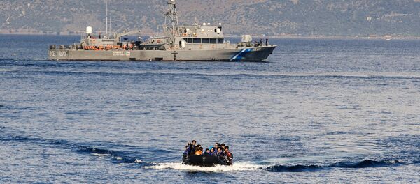 トルコ 難民の密航対策を行うNATOの船を邪魔する トルコ 難民の密航対策を行うNATOの船を邪魔する - Sputnik 日本