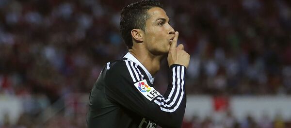 ロナウド選手、大金を持ったゲイと自称 ロナウド選手、大金を持ったゲイと自称 - Sputnik 日本