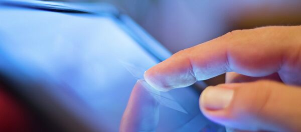 11歳のゲーマー、オンラインゲームの危険性についての論争の最中に指を切断 - Sputnik 日本