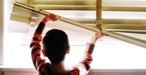 ロシアで養子にとられた米国人、度重なるセクハラで両親を告訴 - Sputnik 日本