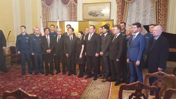 駐ロシア日本大使　ロシアの救助隊の勇気に感謝を伝える - Sputnik 日本