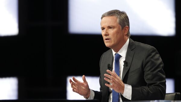 Gaullist candidate for the 2012 French presidential election, Nicolas Dupont-Aignan takes part in the TV broadcast show Des paroles et des actes on a French TV channel. (File) - Sputnik 日本
