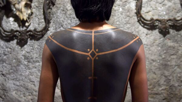 タトゥー愛好家　黒で身体を装飾し始める - Sputnik 日本