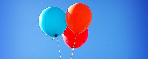 チェーンソー搭載のドローン、風船に負ける - Sputnik 日本