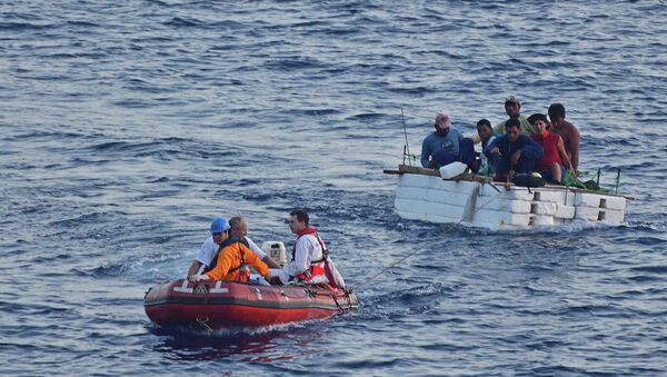 地中海で船が転覆　移民約４００人が死亡 - Sputnik 日本