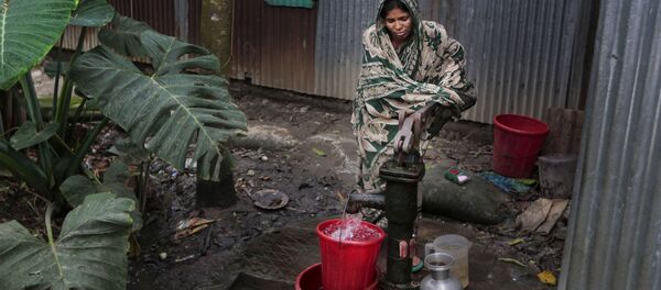 バングラデシュでは2000万人がヒ素入りの水を飲んでいる バングラデシュでは2000万人がヒ素入りの水を飲んでいる - Sputnik 日本