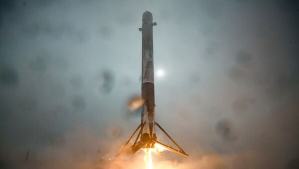 SpaceX社、ロケットの第一段の海上プラットフォーム着陸に成功 - Sputnik 日本
