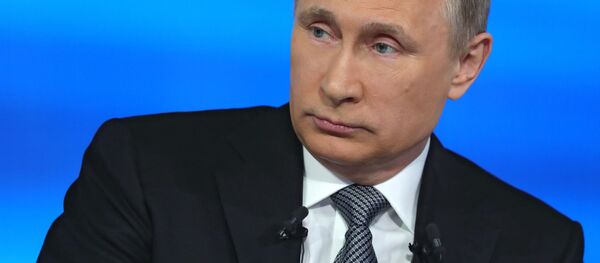 Президент РФ Владимир Путин во время ежегодной специальной программы Прямая линия с Владимиром Путиным Президент РФ Владимир Путин во время ежегодной специальной программы Прямая линия с Владимиром Путиным - Sputnik 日本