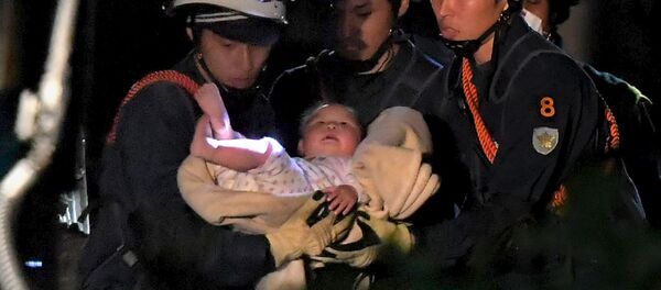 日本、震災後6時間後がれきから幼児救出 - Sputnik 日本